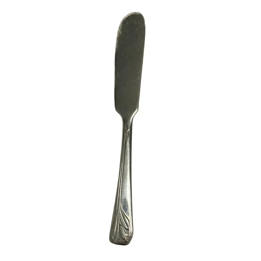 Vintage Embassy Silverplate Magic Lily Butter Knife